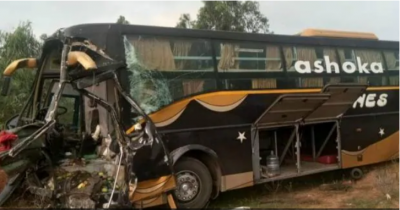 Bus carrying migrant labours met with an accident, driver dies, 2 others injured